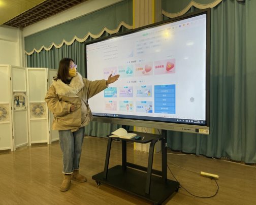 C:\Users\杜小红\Desktop\报道照片\QQ图片20221214183023.jpgQQ图片20221214183023